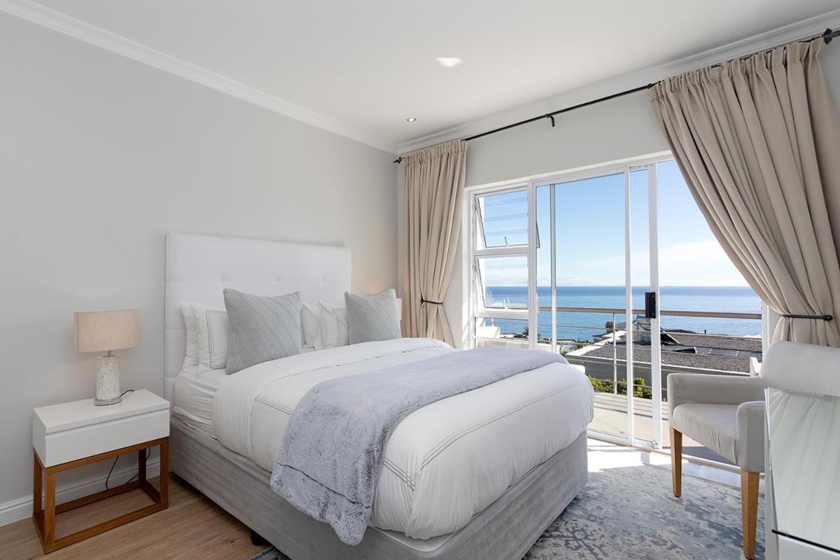 Stunning Sea View Apartment - Camps Bay Città del Capo Esterno foto