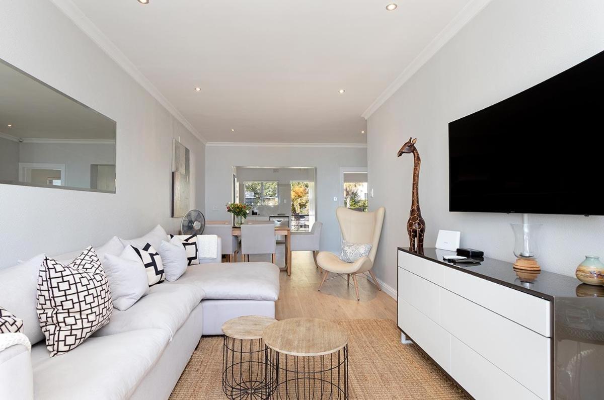 Stunning Sea View Apartment - Camps Bay Città del Capo Esterno foto