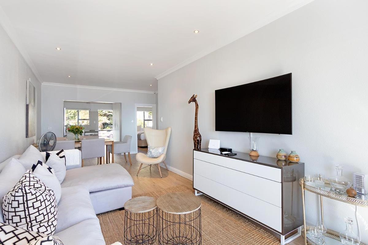 Stunning Sea View Apartment - Camps Bay Città del Capo Esterno foto